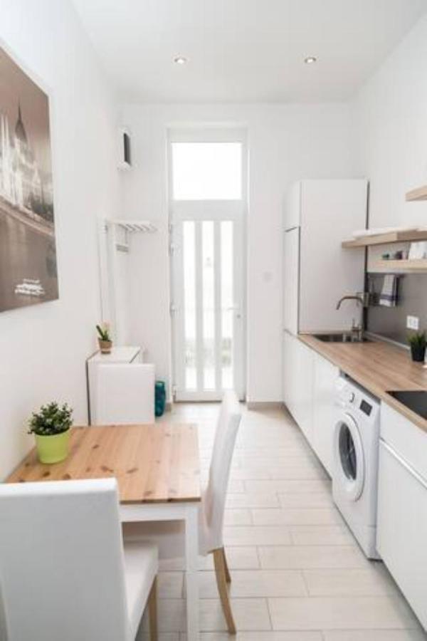 Hi-Bp Sunny Home Apartments In The Heart Of 부다페스트 외부 사진